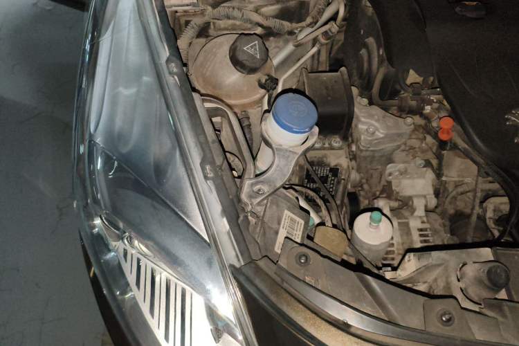 Used Peugeot 3008 2013 2.0L Automatic Trend Edition Engine Bay Right