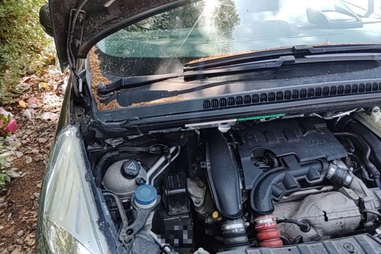 Used Peugeot 3008 2013 1.6THP Automatic Prestige Edition Engine Bay Right