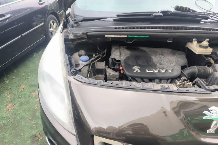 Used Peugeot 3008 2013 2.0L Automatic Trend Edition Engine Bay Right