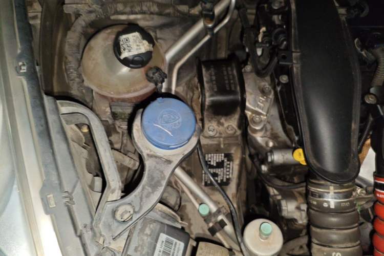 Used Peugeot 3008 2013 1.6THP Roland Garros Edition Engine Bay Right