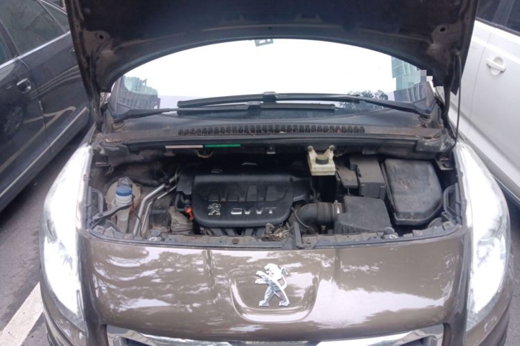 Used Peugeot 3008 2013 2.0L Automatic Trend Edition Engine Bay