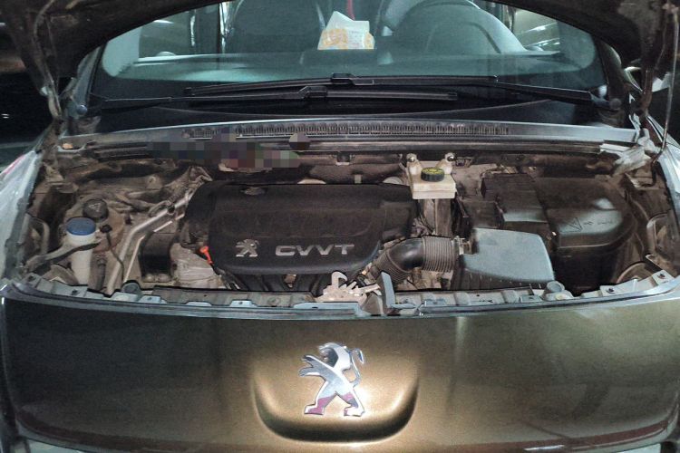 Used Peugeot 3008 2013 2.0L Automatic Trend Edition Engine Bay