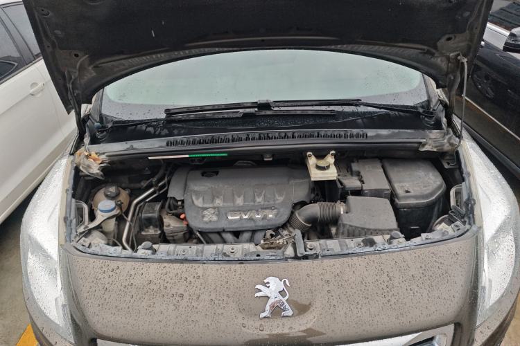 Used Peugeot 3008 2013 2.0L Automatic Trend Edition Engine Bay