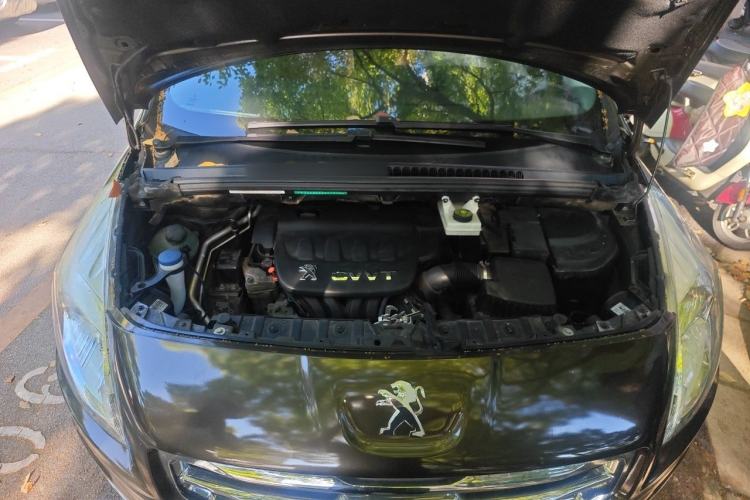Used Peugeot 3008 2013 2.0L Automatic Trend Edition Engine Bay