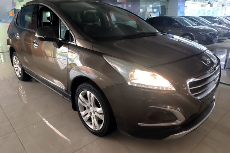 Used Peugeot 3008 2013 2.0L Automatic Classic Edition Front Right 45 Deg