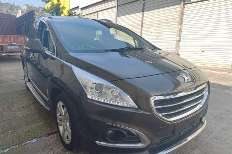 Used Peugeot 3008 2013 2.0L Automatic Trend Edition Front Right 45 Deg