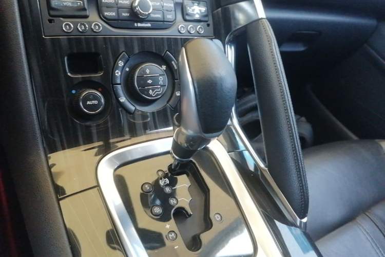 Used Peugeot 3008 2013 1.6THP Automatic Prestige Edition Gear Lever