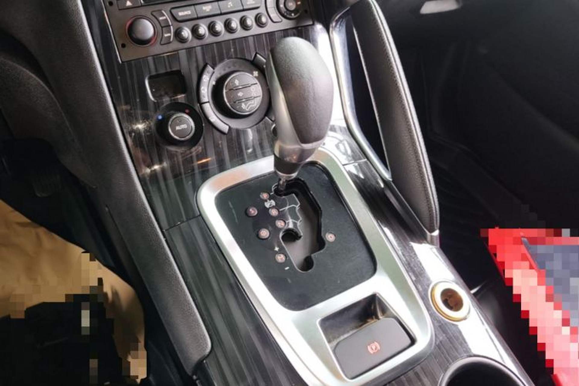 Used Peugeot 3008 2013 2.0L Automatic Trend Edition Gear Lever