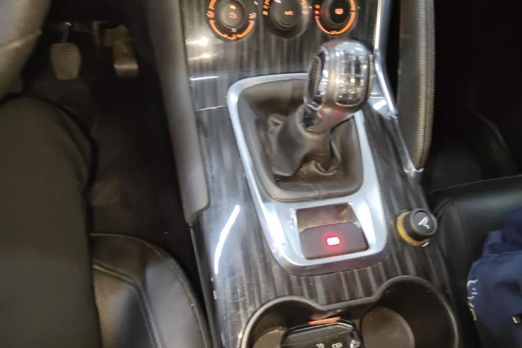 Used Peugeot 3008 2013 2.0L Manual Classic Edition Gear Lever