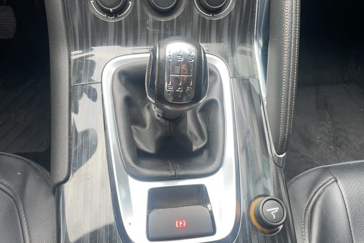 Used Peugeot 3008 2013 2.0L Manual Classic Edition Gear Lever