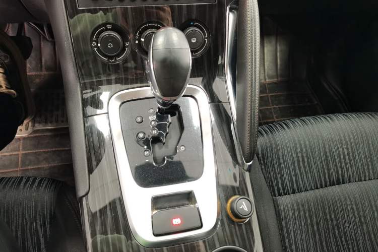 Used Peugeot 3008 2013 2.0L Automatic Classic Edition Gear Lever