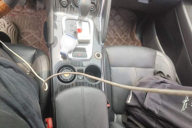 Used Peugeot 3008 2013 2.0L Automatic Trend Edition Gear Lever