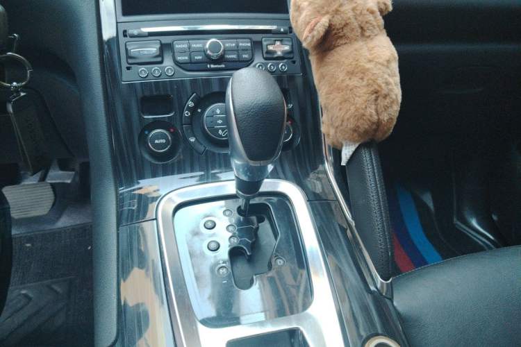 Used Peugeot 3008 2013 1.6THP Automatic Prestige Edition Gear Lever