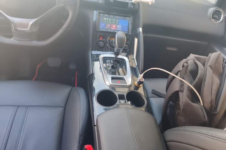 Used Peugeot 3008 2013 2.0L Automatic Trend Edition Gear Lever