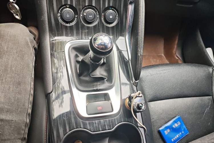 Used Peugeot 3008 2013 2.0L Manual Classic Edition Gear Lever
