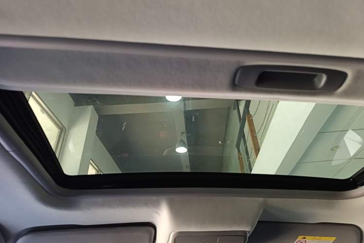 Used Peugeot 3008 2013 1.6THP Automatic Trend Edition Headliner