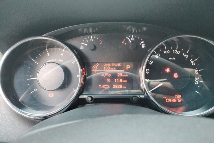 Used Peugeot 3008 2013 1.6THP Automatic Prestige Edition Instrument Cluster