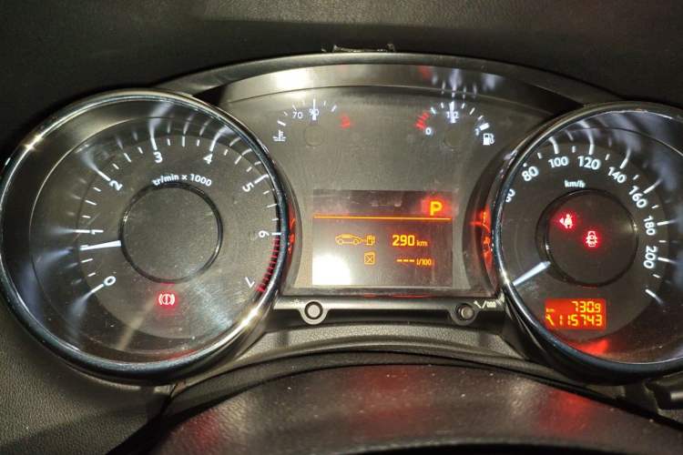 Used Peugeot 3008 2013 1.6THP Roland Garros Edition Instrument Cluster