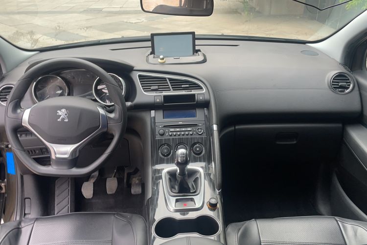 Used Peugeot 3008 2013 2.0L Manual Classic Edition Interior 3