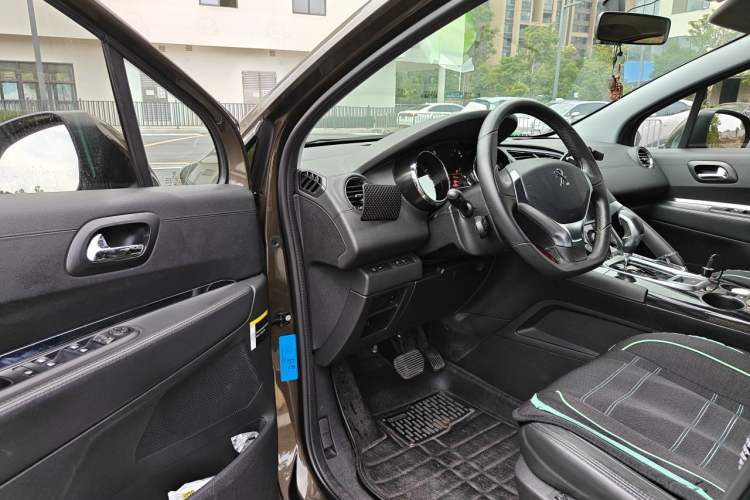 Used Peugeot 3008 2013 2.0L Automatic Trend Edition Interior 3