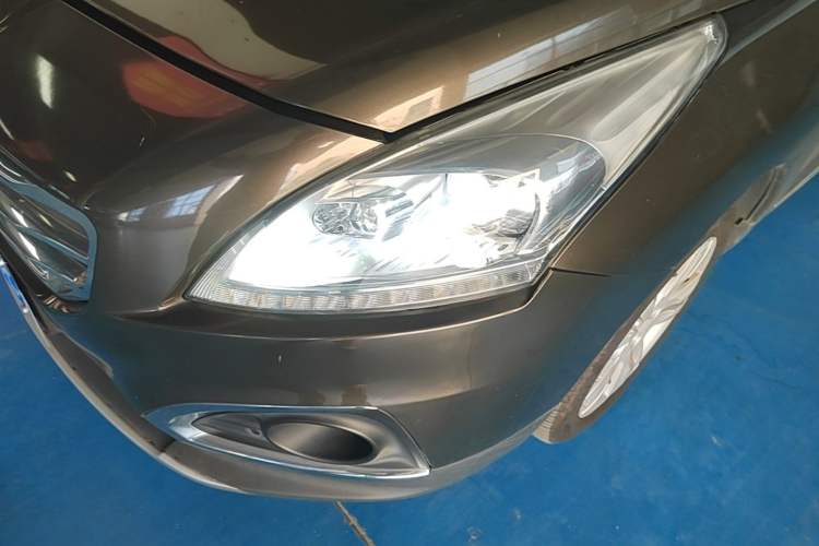 Used Peugeot 3008 2013 1.6THP Automatic Prestige Edition Left Front Headlight