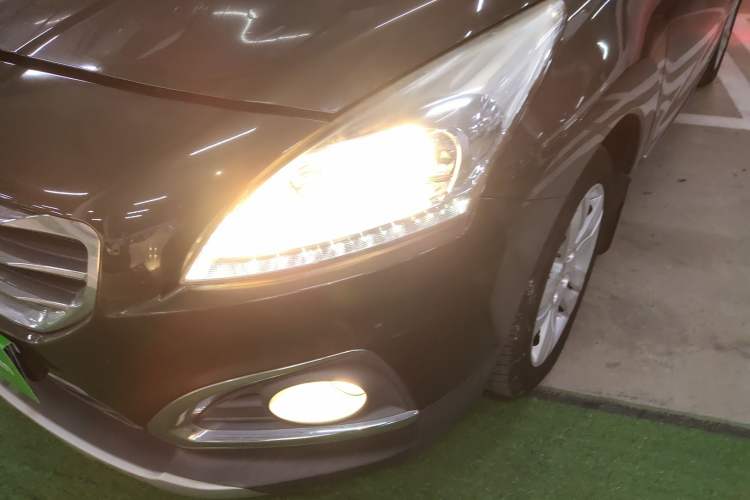 Used Peugeot 3008 2013 2.0L Manual Classic Edition Left Front Headlight