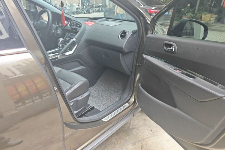 Used Peugeot 3008 2013 1.6THP Automatic Trend Edition Left Front Seat