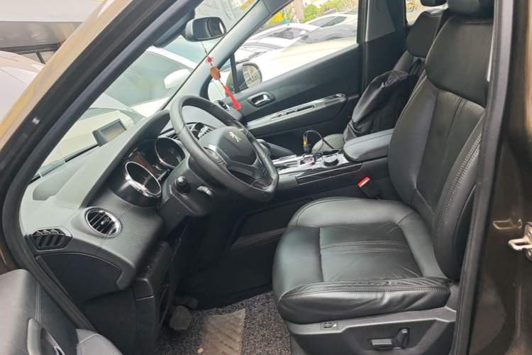 Used Peugeot 3008 2013 1.6THP Automatic Prestige Edition Left Front Seat