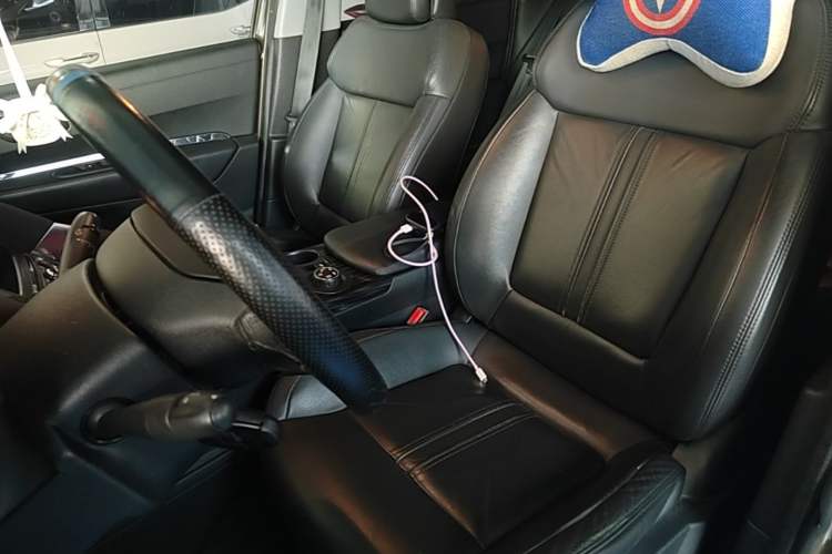 Used Peugeot 3008 2013 1.6THP Automatic Prestige Edition Left Front Seat