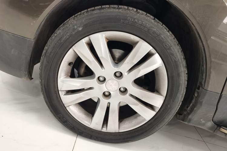 Used Peugeot 3008 2013 2.0L Automatic Classic Edition Left Front Wheel Hub
