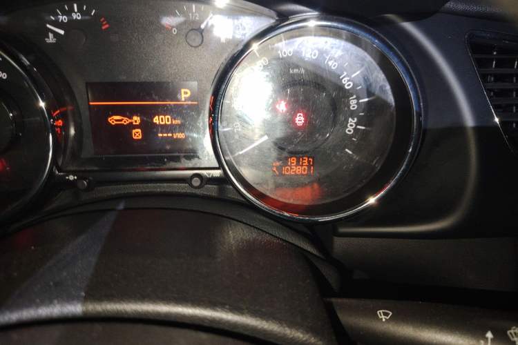 Used Peugeot 3008 2013 1.6THP Automatic Prestige Edition Odometer Close Up