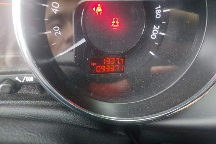 Used Peugeot 3008 2013 2.0L Automatic Trend Edition Odometer Close Up