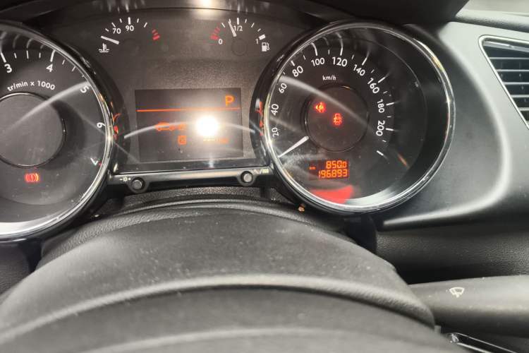 Used Peugeot 3008 2013 1.6THP Automatic Trend Edition Odometer Close Up