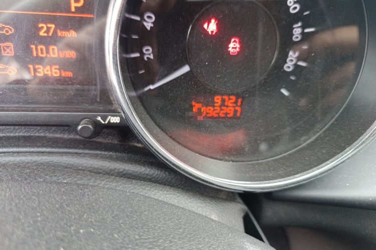 Used Peugeot 3008 2013 2.0L Automatic Classic Edition Odometer Close Up