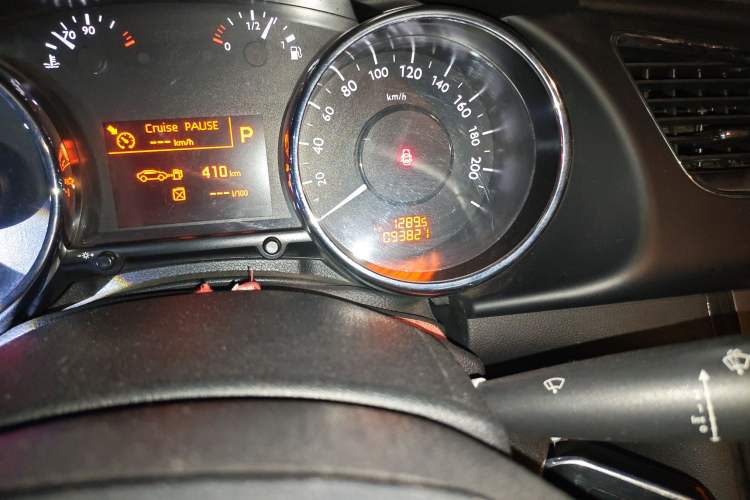Used Peugeot 3008 2013 2.0L Automatic Trend Edition Odometer Close Up