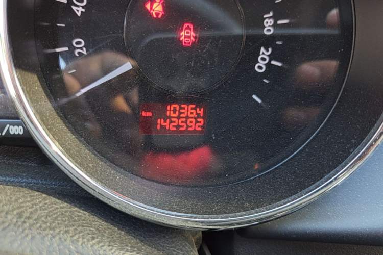 Used Peugeot 3008 2013 2.0L Manual Classic Edition Odometer Close Up
