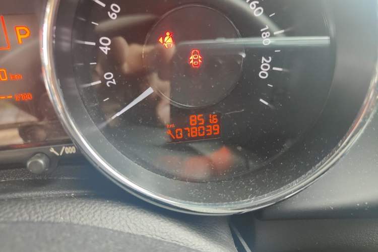 Used Peugeot 3008 2013 2.0L Automatic Trend Edition Odometer Close Up