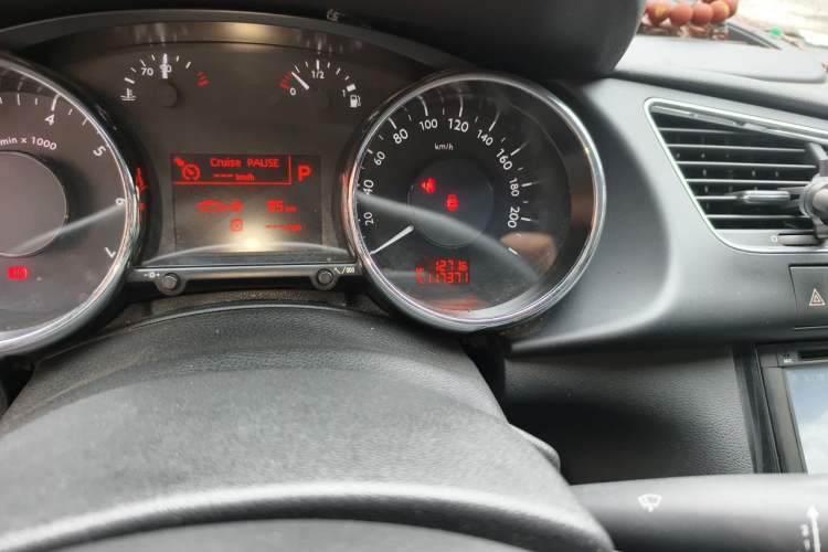 Used Peugeot 3008 2013 2.0L Automatic Trend Edition Odometer Close Up