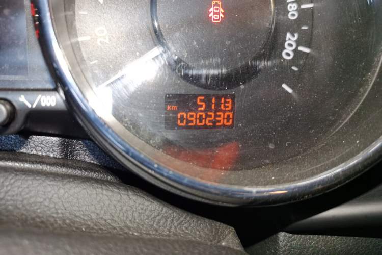 Used Peugeot 3008 2013 2.0L Automatic Trend Edition Odometer Close Up