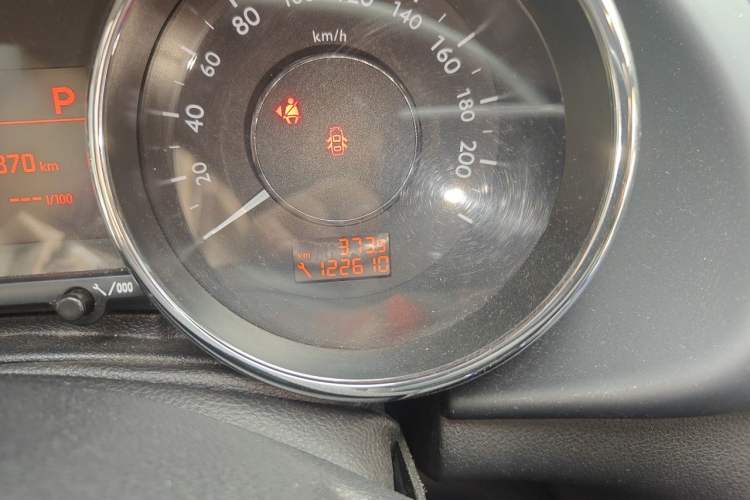 Used Peugeot 3008 2013 1.6THP Automatic Trend Edition Odometer Close Up