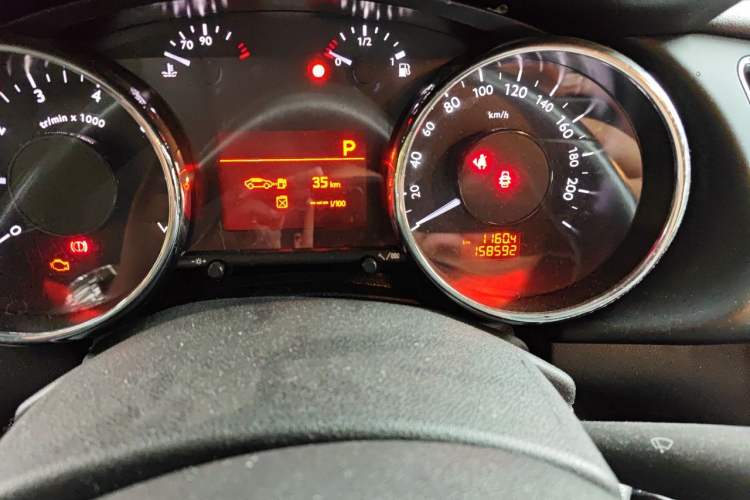 Used Peugeot 3008 2013 2.0L Automatic Trend Edition Odometer Close Up