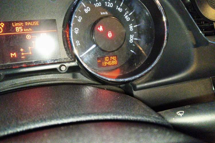Used Peugeot 3008 2013 1.6THP Automatic Prestige Edition Odometer Close Up