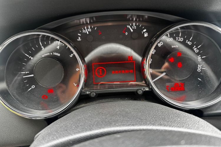 Used Peugeot 3008 2013 2.0L Automatic Trend Edition Odometer Close Up