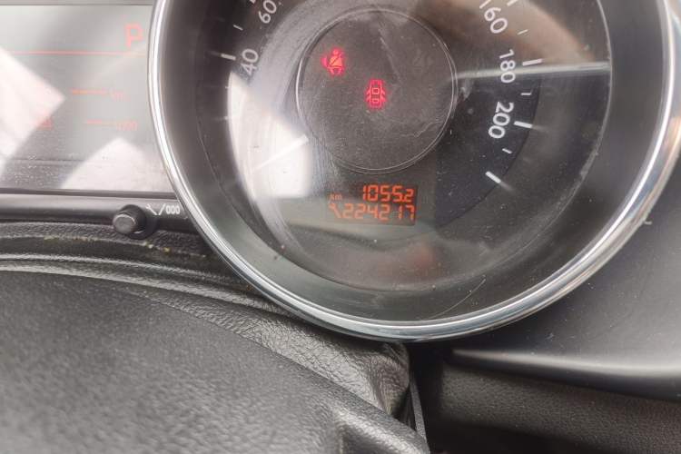 Used Peugeot 3008 2013 2.0L Automatic Trend Edition Odometer Close Up