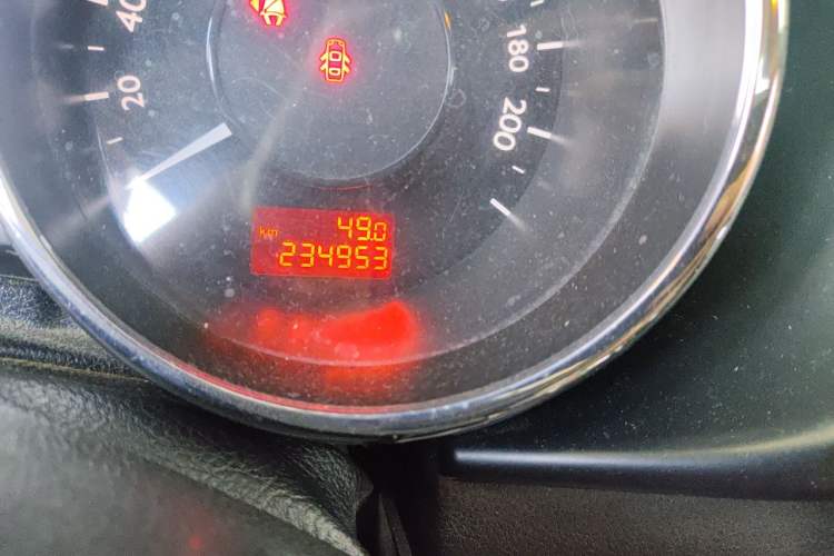 Used Peugeot 3008 2013 2.0L Automatic Trend Edition Odometer Close Up