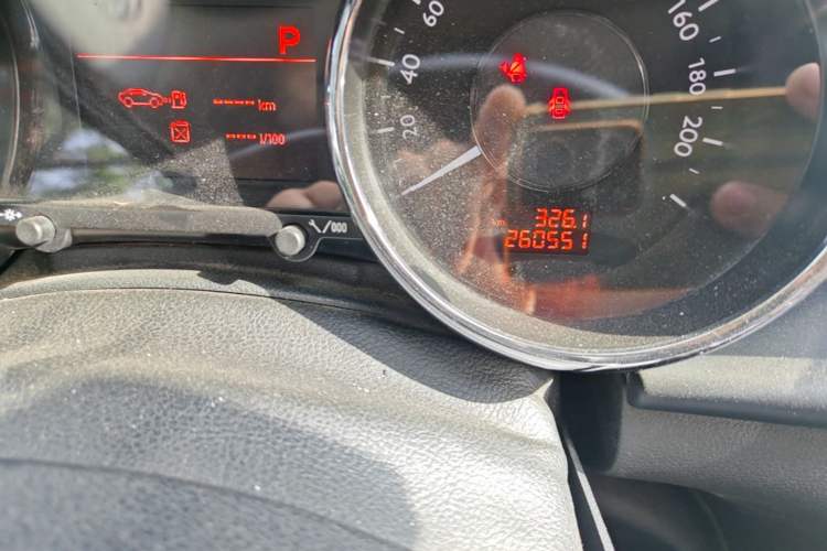 Used Peugeot 3008 2013 1.6THP Automatic Prestige Edition Odometer Close Up