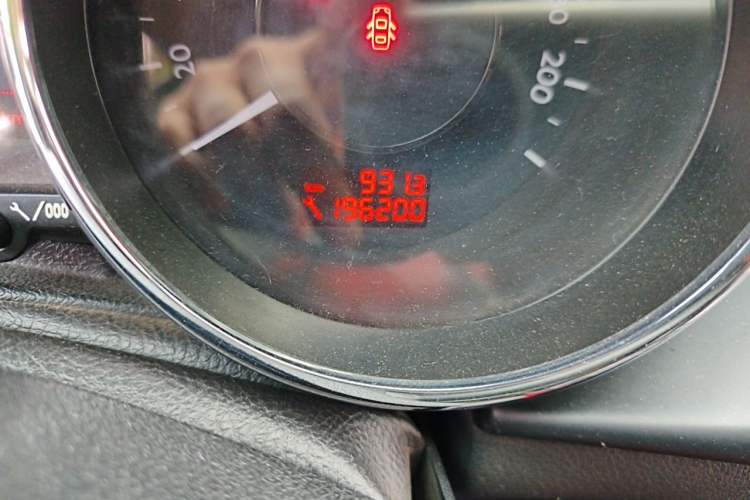 Used Peugeot 3008 2013 1.6THP Automatic Prestige Edition Odometer Close Up