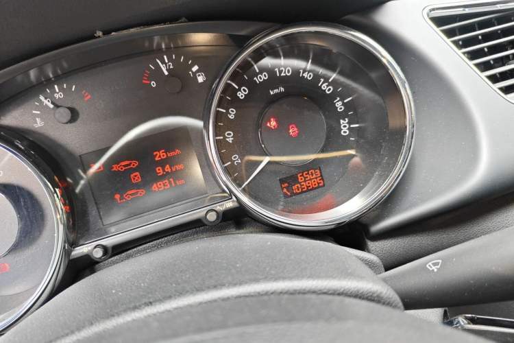 Used Peugeot 3008 2013 2.0L Manual Classic Edition Odometer Close Up