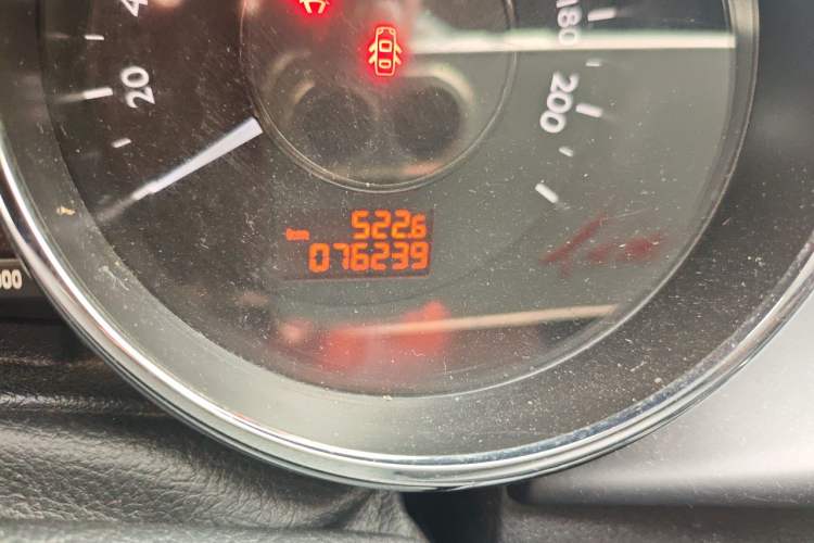 Used Peugeot 3008 2013 2.0L Manual Classic Edition Odometer Close Up