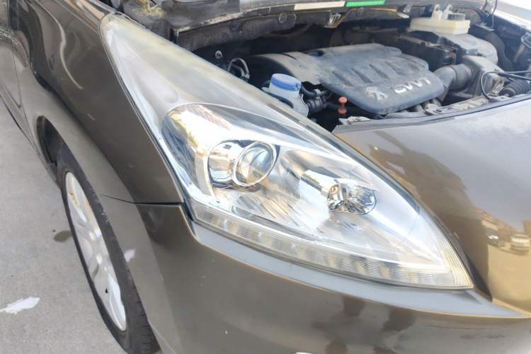 Used Peugeot 3008 2013 2.0L Automatic Trend Edition Right Front Headlight